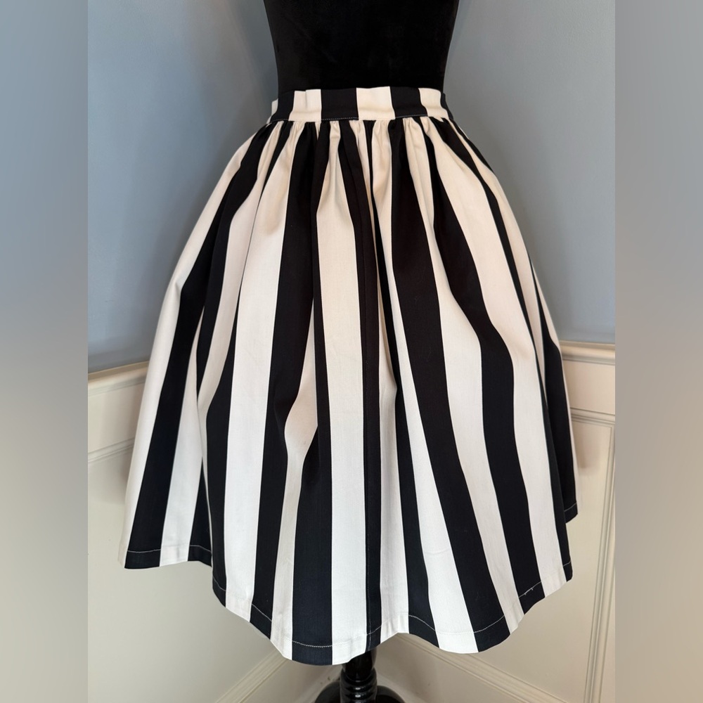 Vixen by Micheline Pitt Ghost Swing Skirt in Black and White Stripes Sz M - Picture 2 of 7